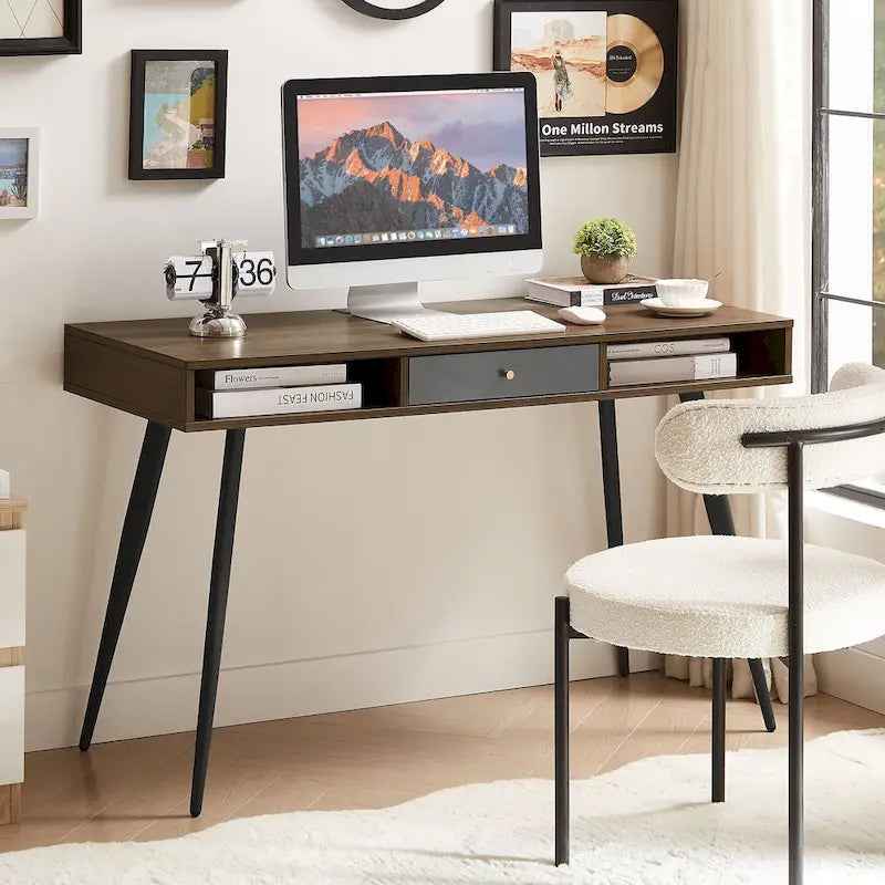 Bureau du milieu du siècle avec ports USB et prise de courant, bureau d'étude moderne avec tiroirs, bureau d'ordinateur pour la maison
