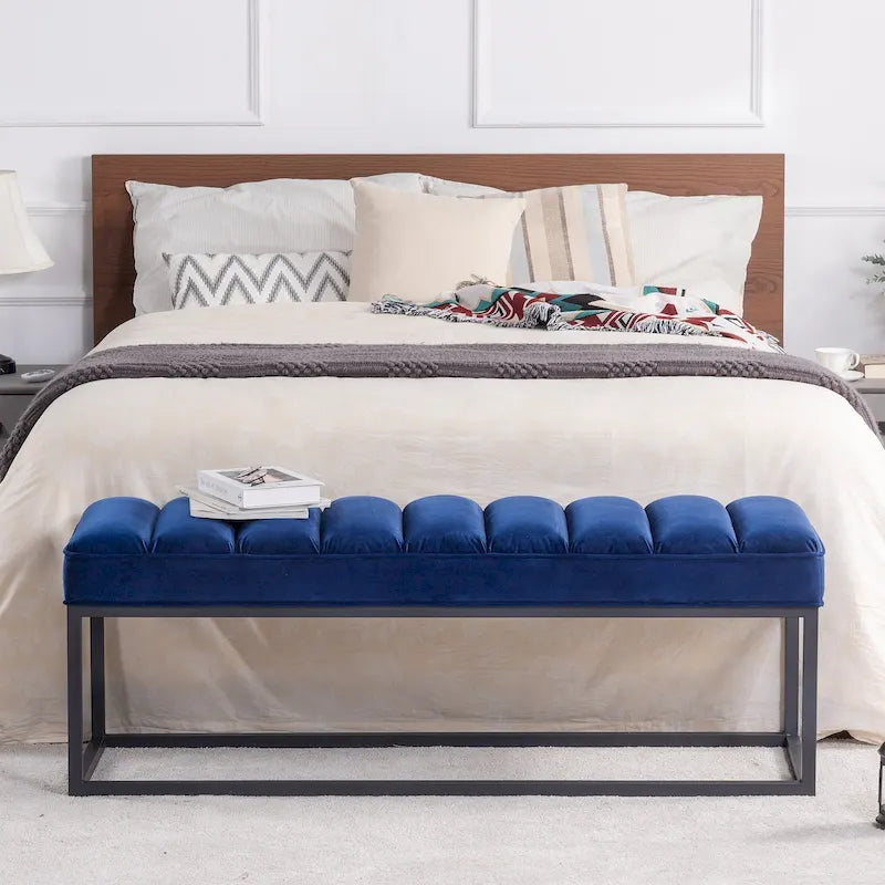 Banc capitonné avec piètement en métal moderne pour chambre ou entrée