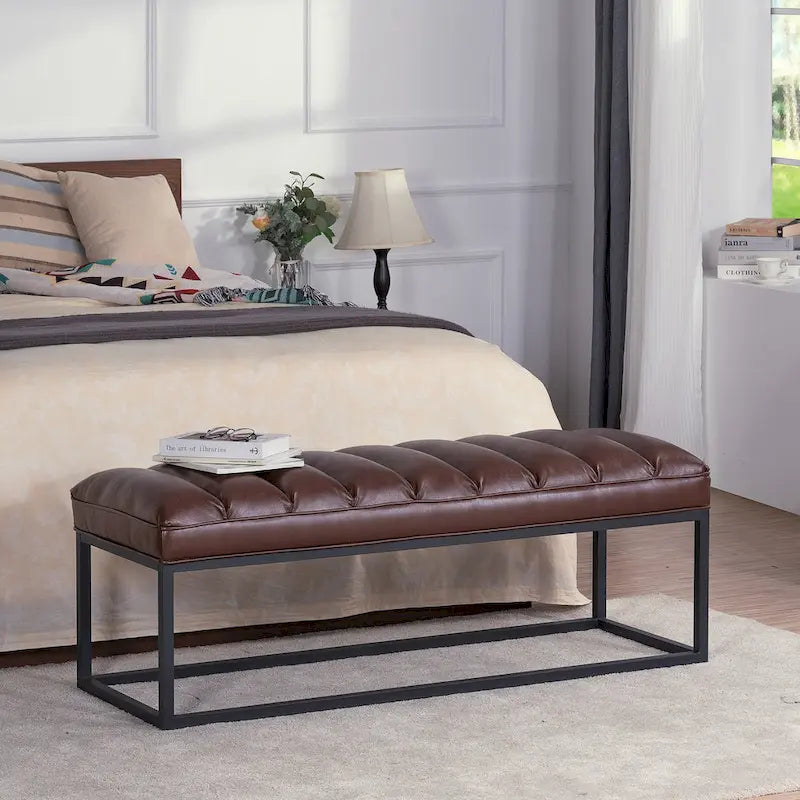 Banc capitonné avec piètement en métal moderne pour chambre ou entrée