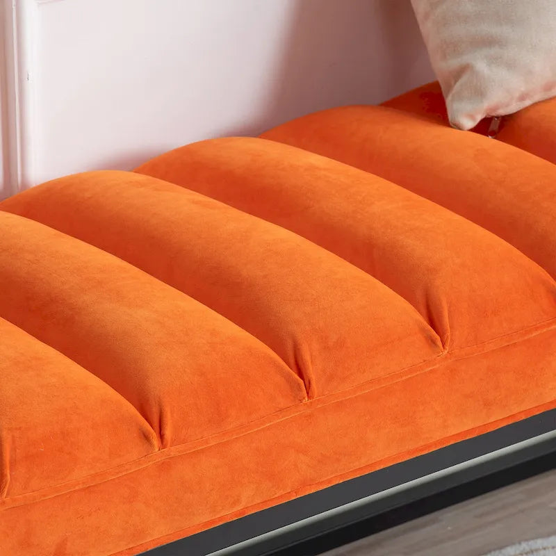Banc capitonné avec piètement en métal moderne pour chambre ou entrée