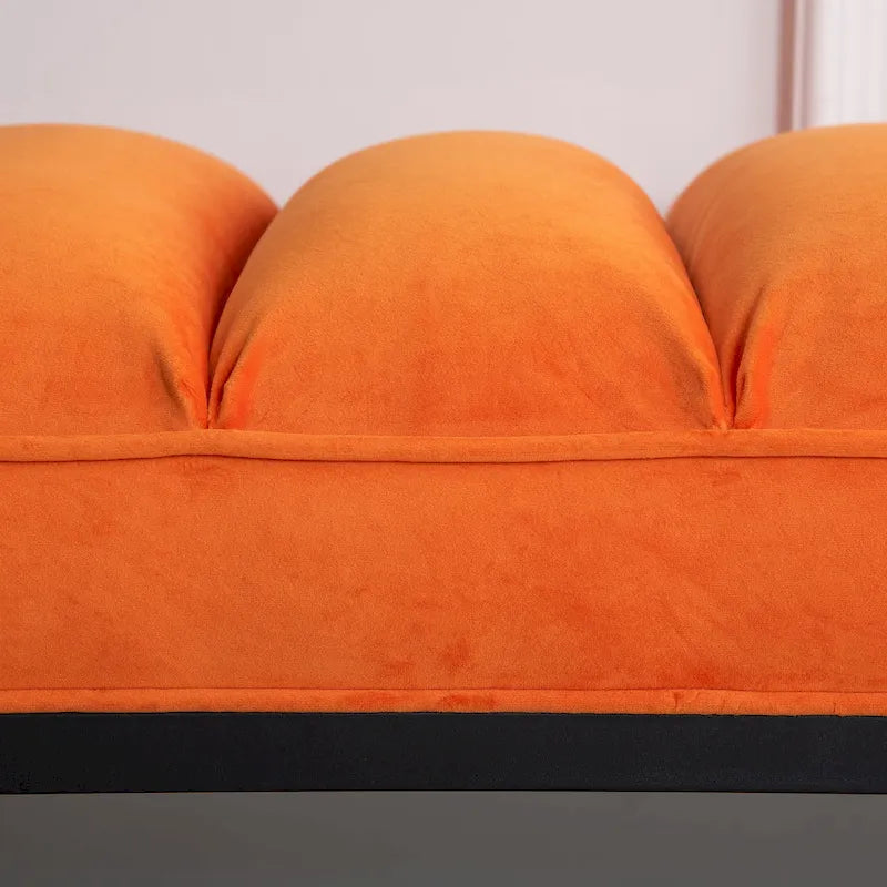Banc capitonné avec piètement en métal moderne pour chambre ou entrée